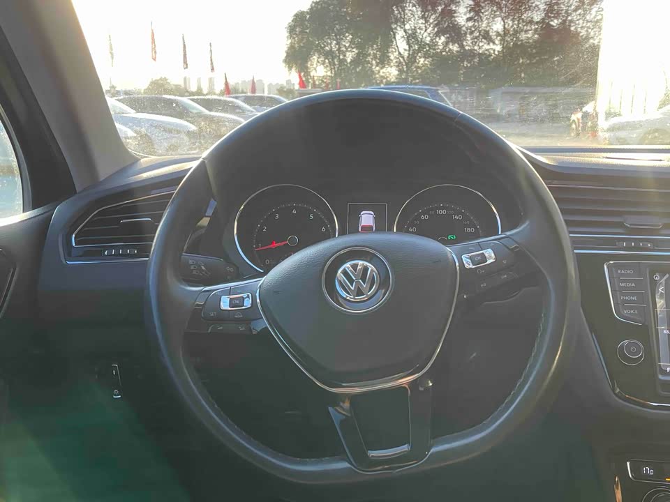Volkswagen Tiguan L