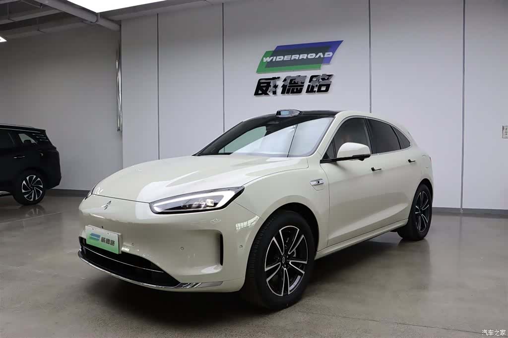 AITO M5, 2025 1