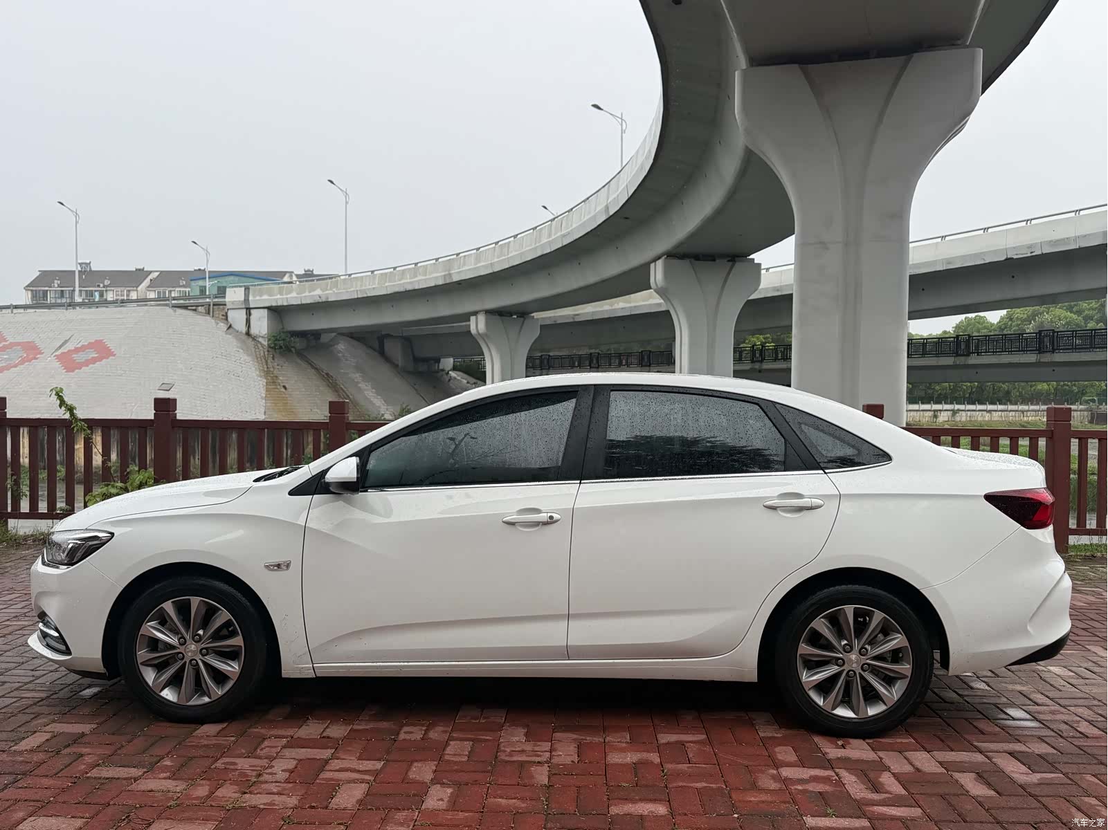 Chevrolet 320, 2022 3