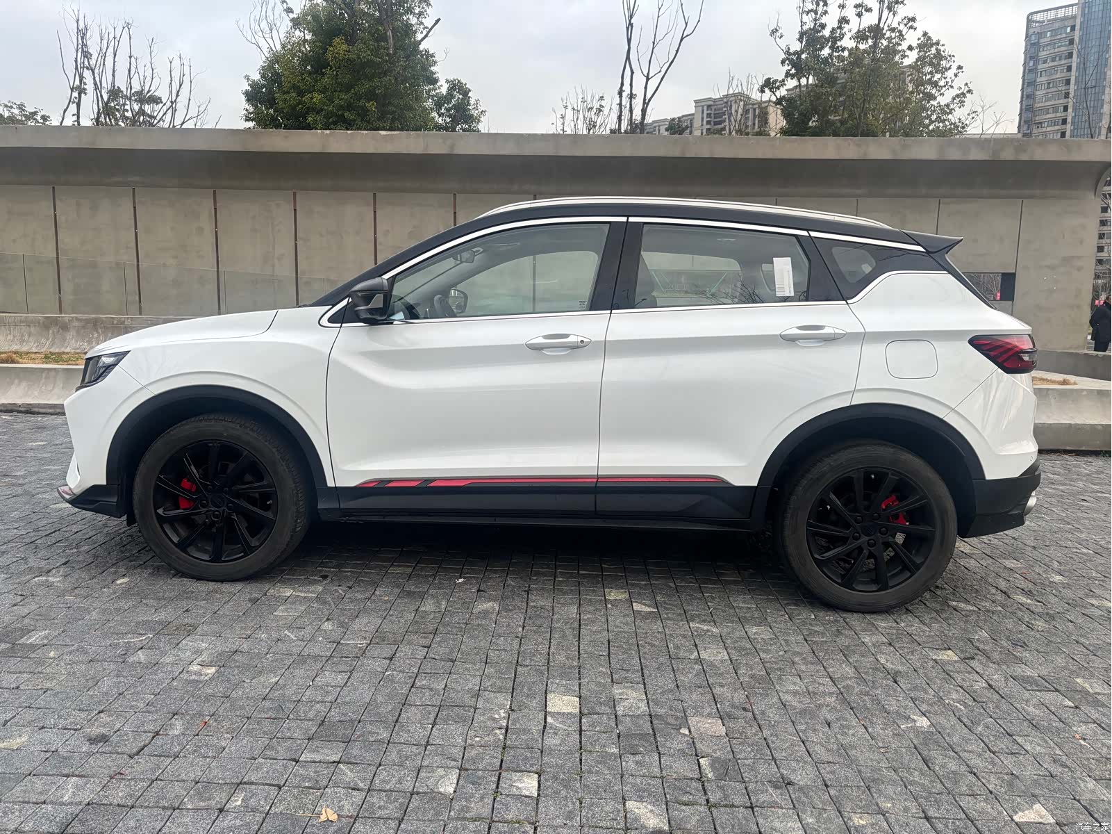 Geely Coolray, 2023 14