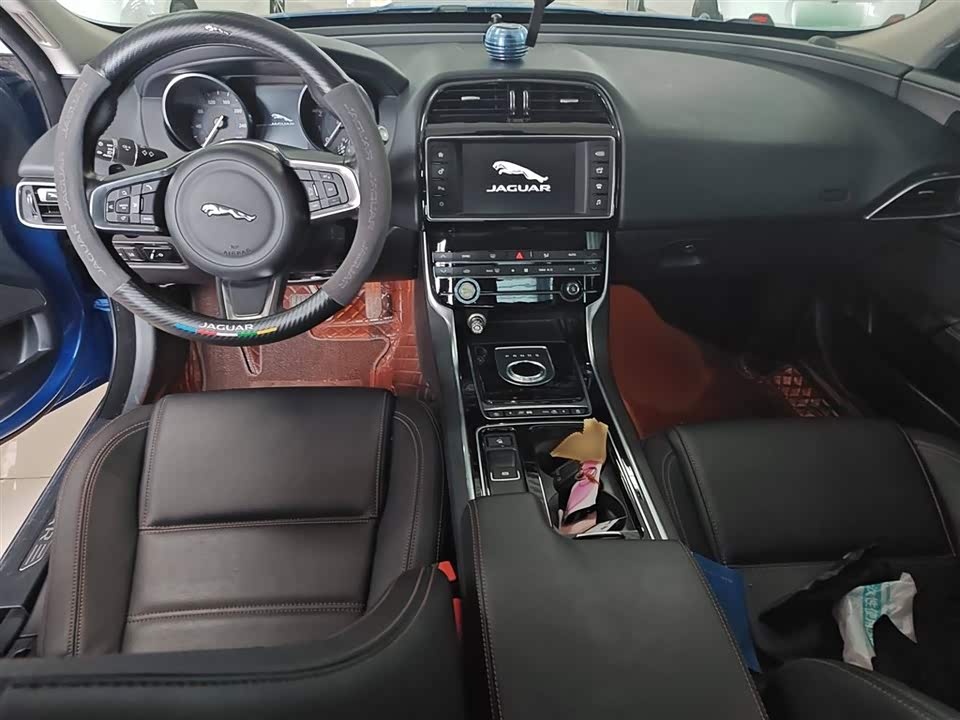 Jaguar XEL Jaguar XEL