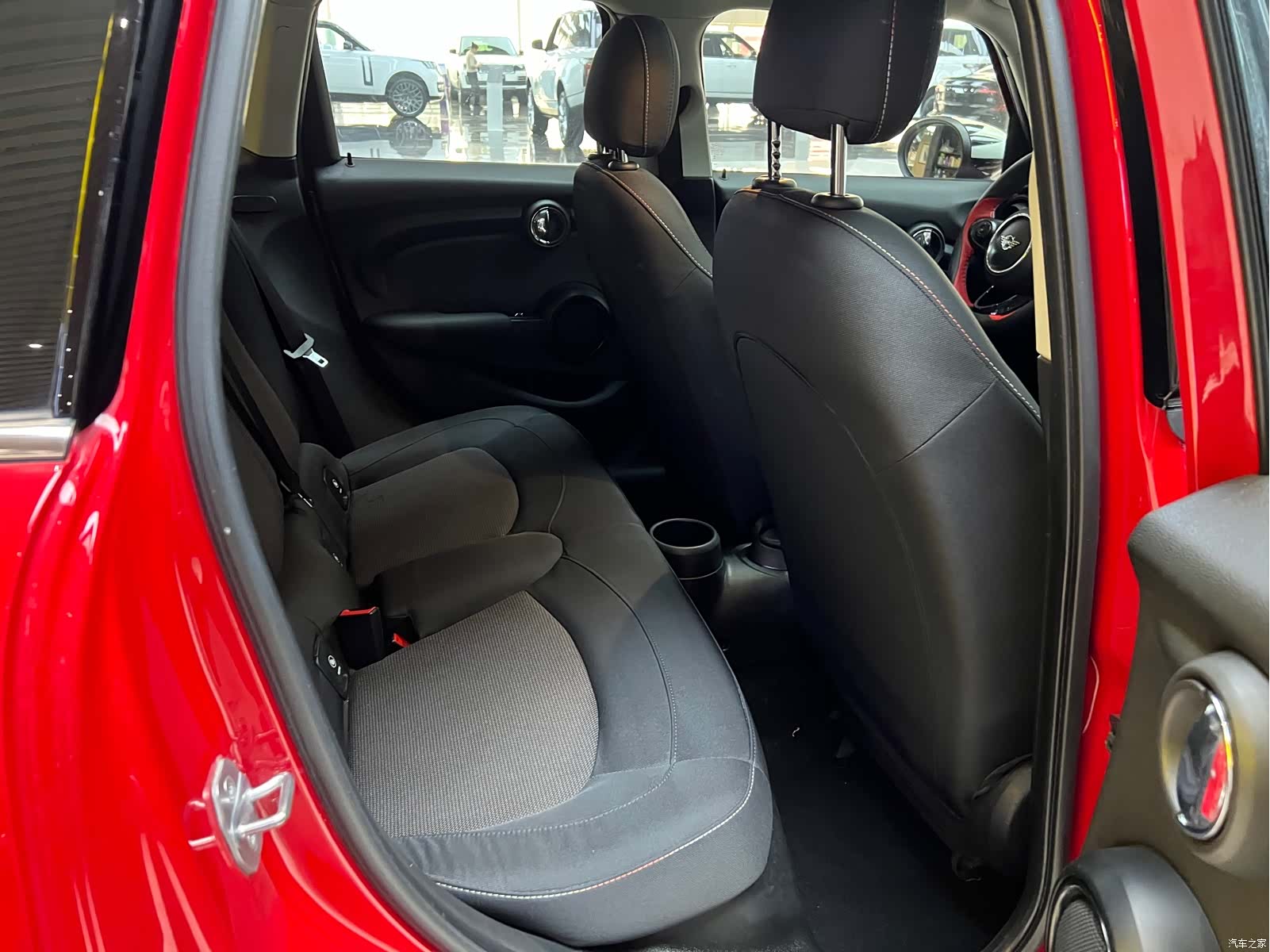 Mini ONE, 2019 10