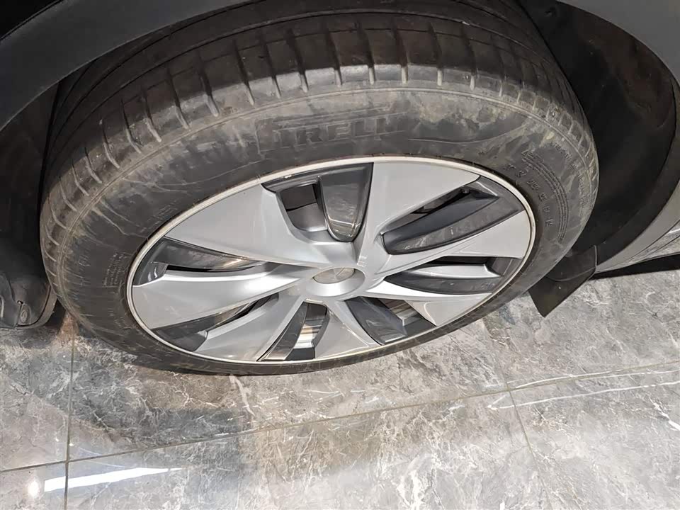 Tesla Model Y Tesla Model Y