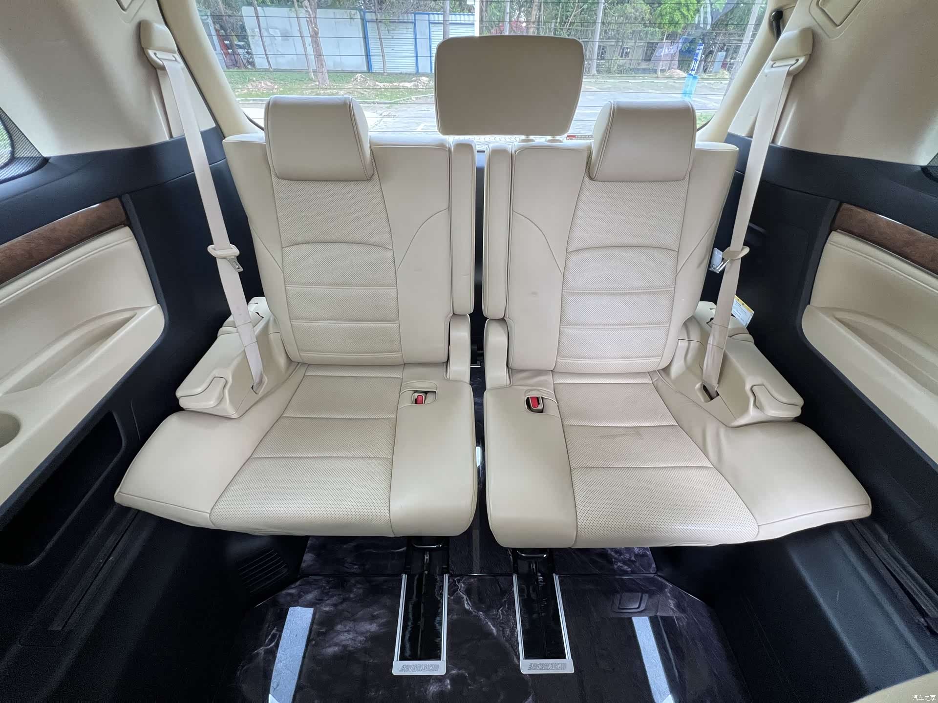 Toyota Alphard, 2015 10