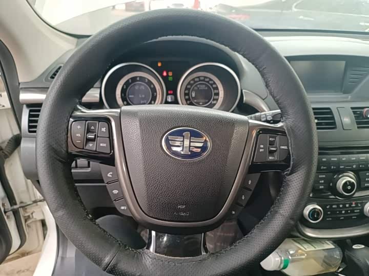 Bestune X80 2015 2.0L АКПП Люкс