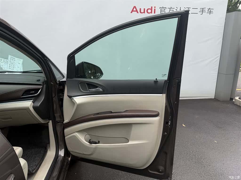 Buick GL8, 2021 11