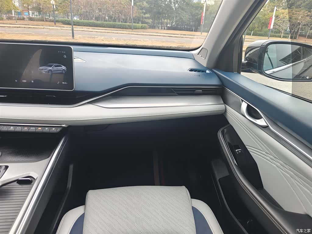 Geely Preface, 2022 16