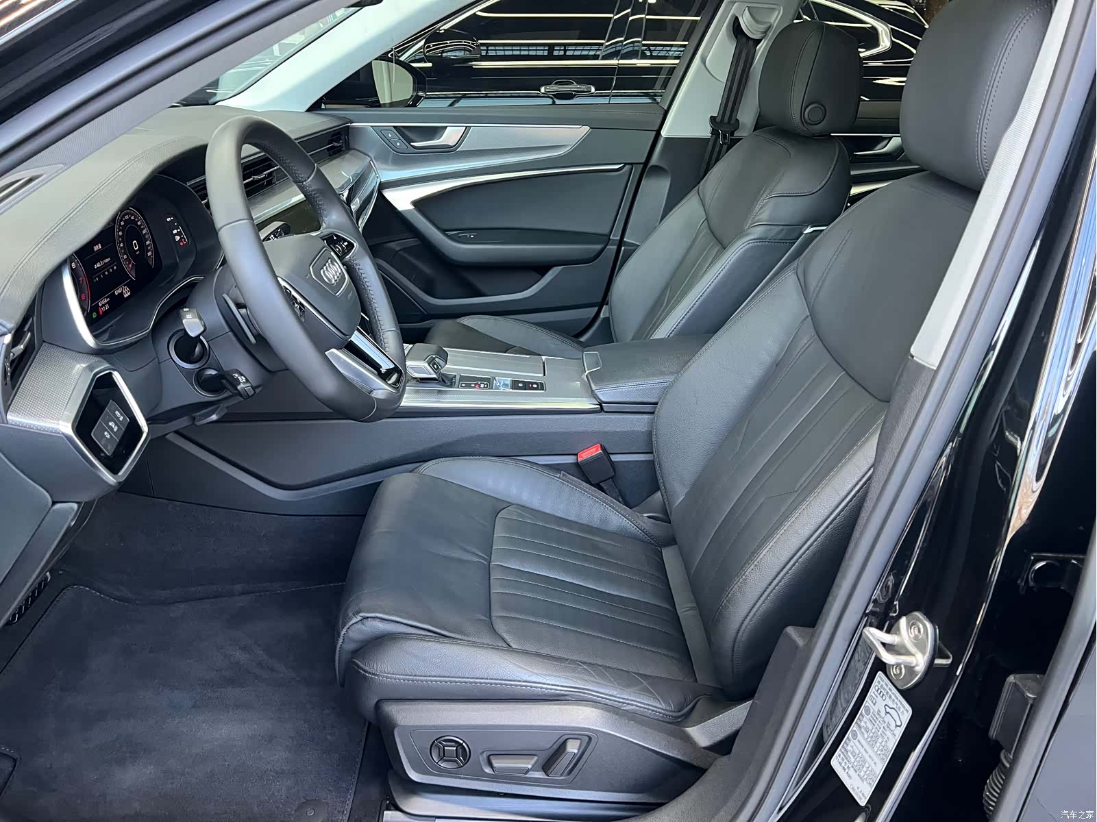 Audi A6L, 2020 все фото