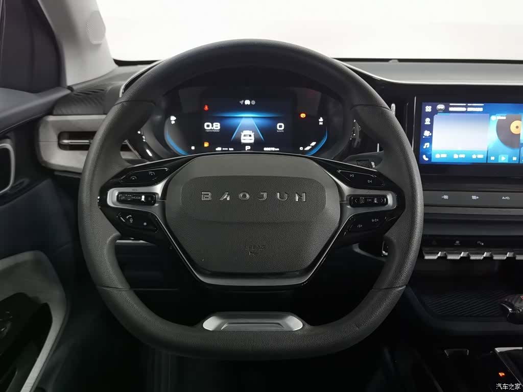 Wuling RM-5, 2020 11