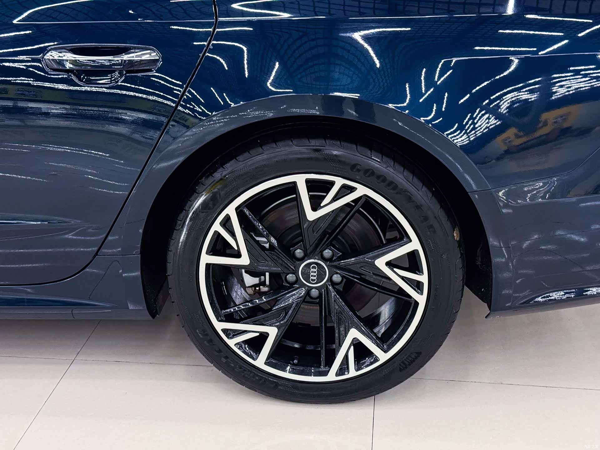 Audi A7L, 2023 20
