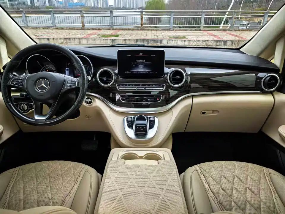 Mercedes-Benz V-class