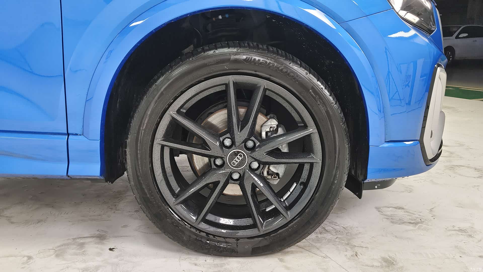 Audi Q2L, 2023 3