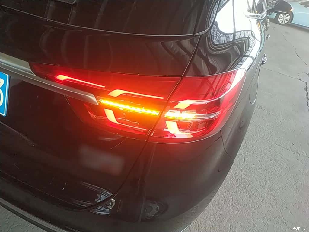 Hongqi HS5, 2022 8