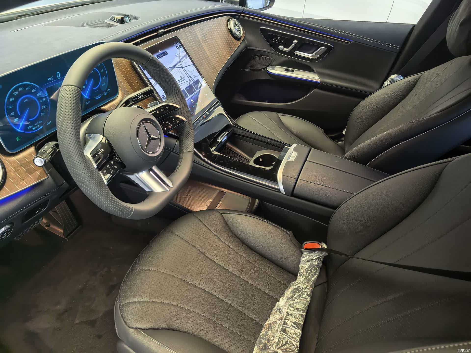 Mercedes-Benz EQE, 2025 11