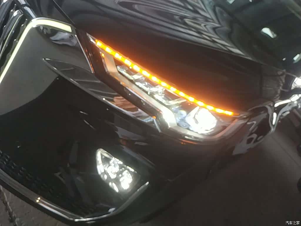 Hongqi HS5, 2022 24