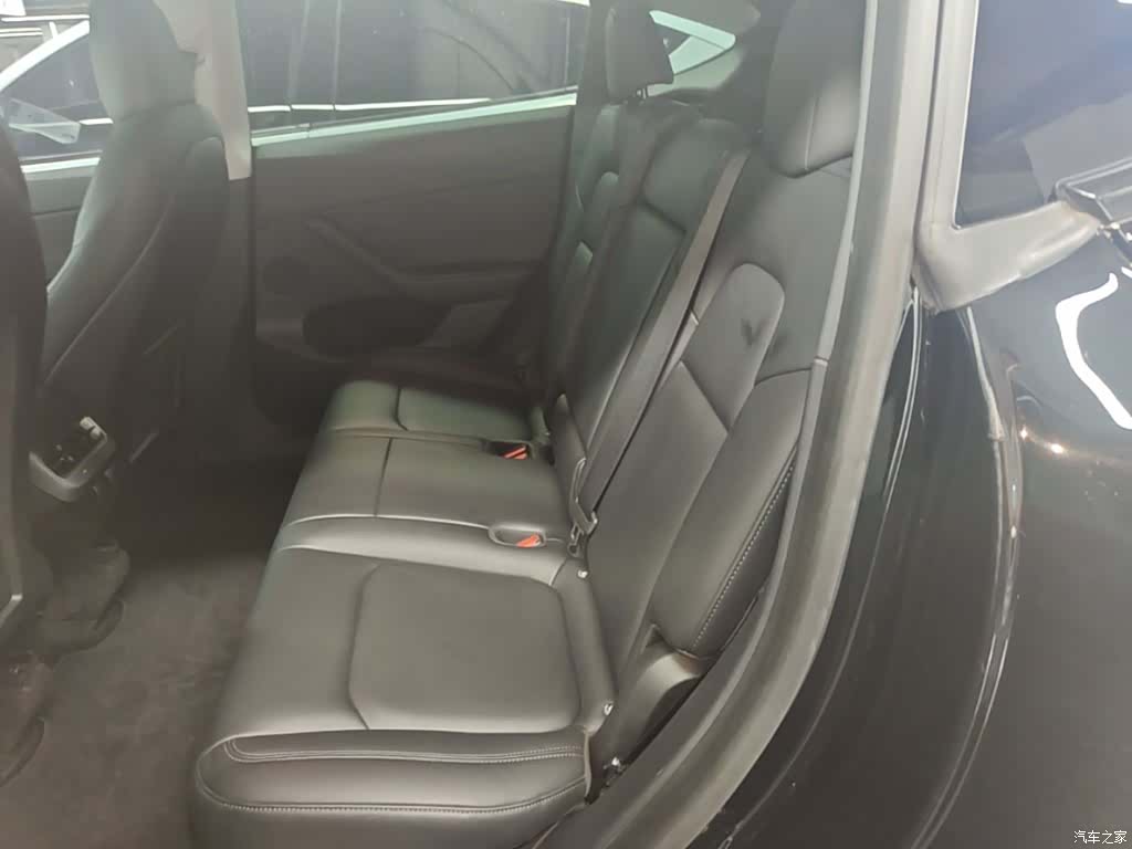 Tesla Model Y, 2022 17