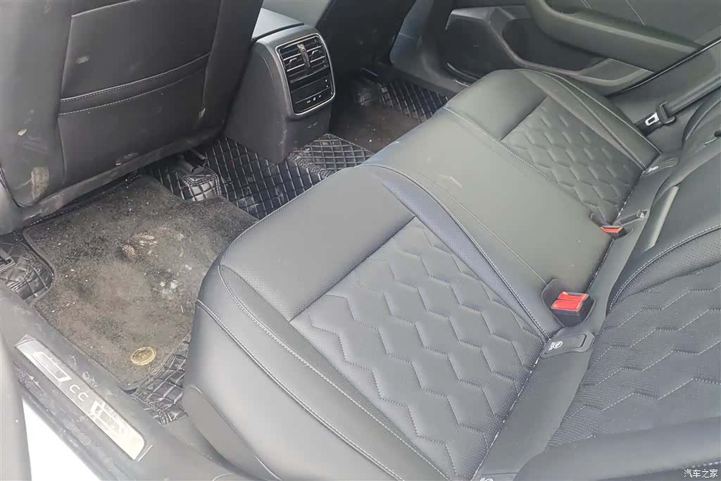 Volkswagen CC, 2026 11
