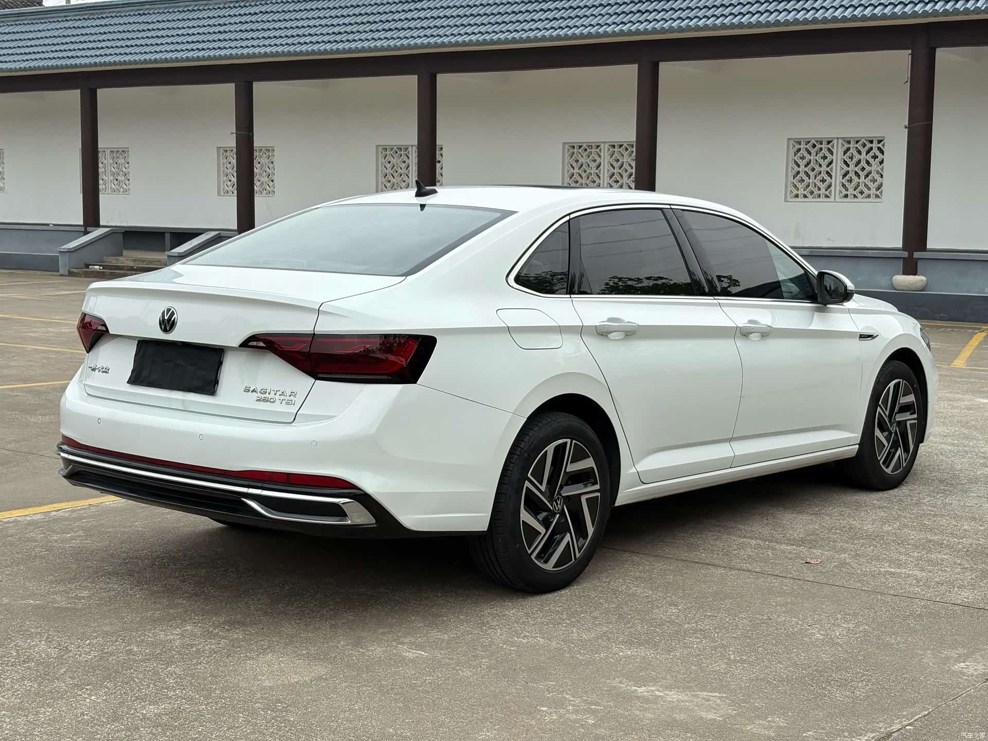 Volkswagen Sagitar, 2023 6