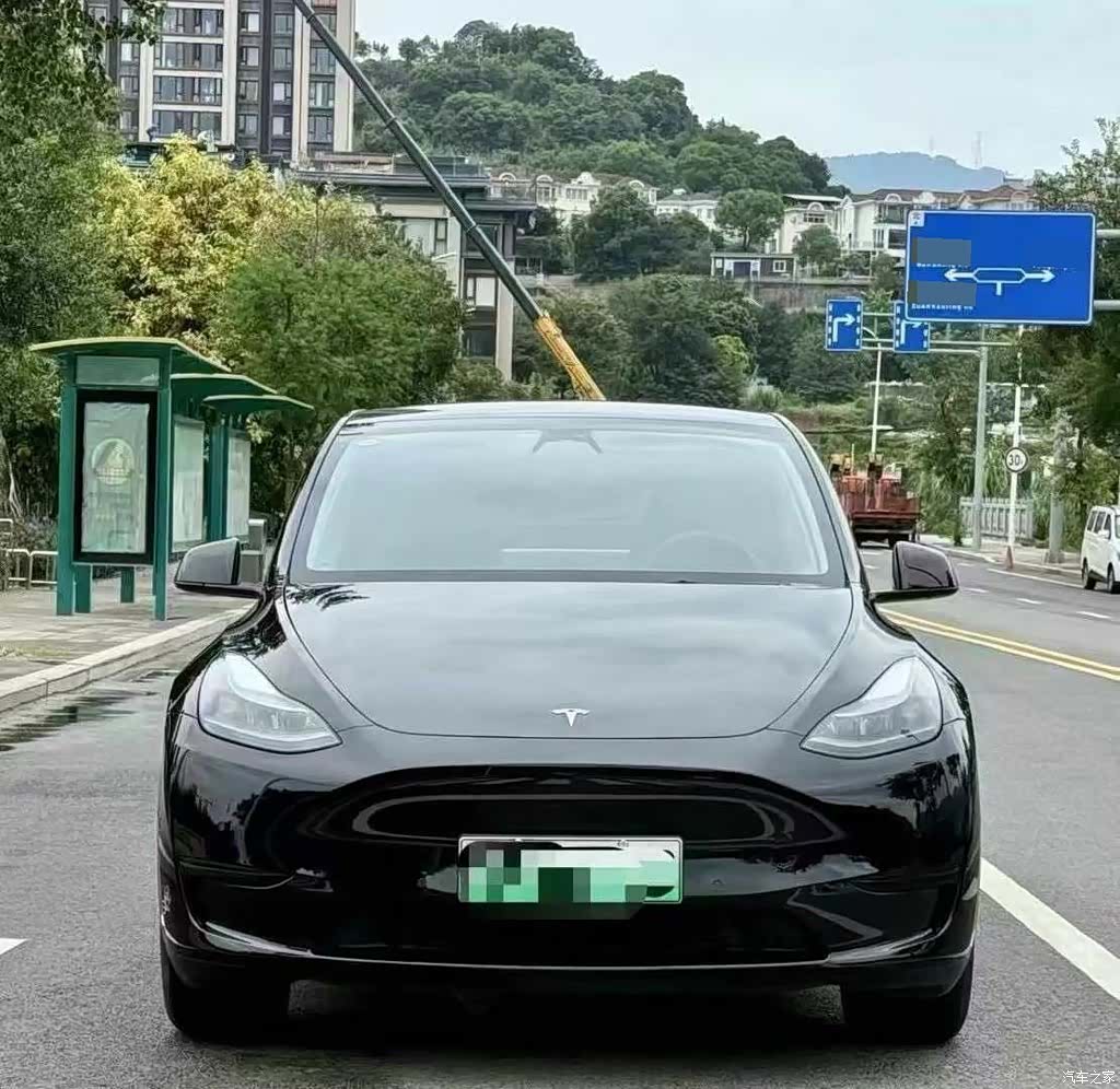 Tesla Model Y, 2022 2