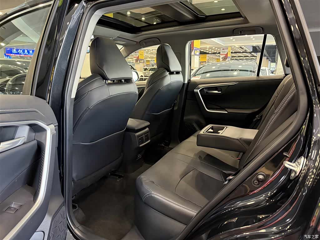 Toyota Wildlander, 2023 все фото