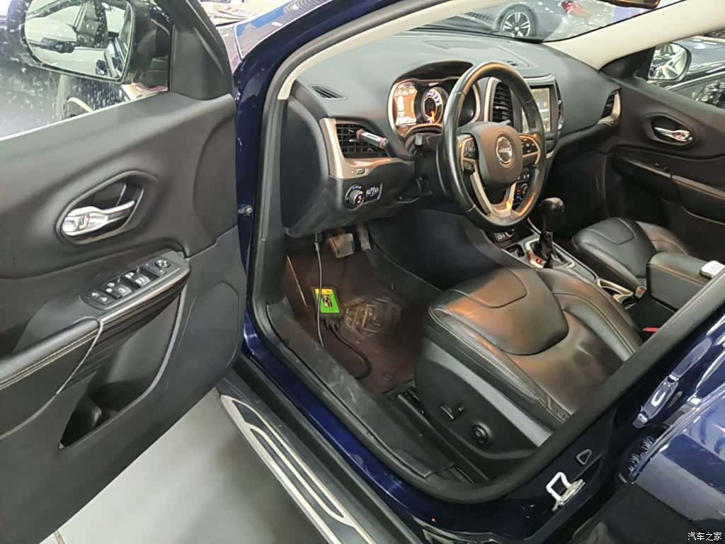Jeep Cherokee, 2018 16