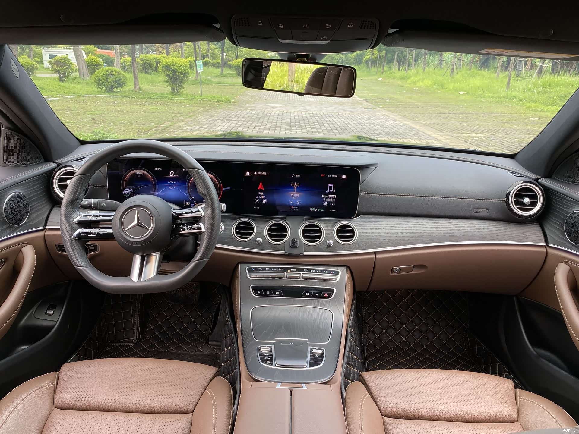 Mercedes-Benz E-Class, 2022 4