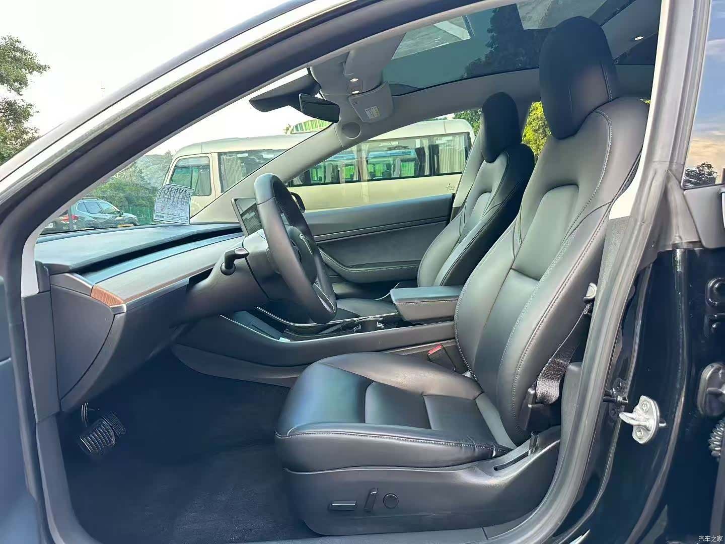Tesla Model 3, 2020 4