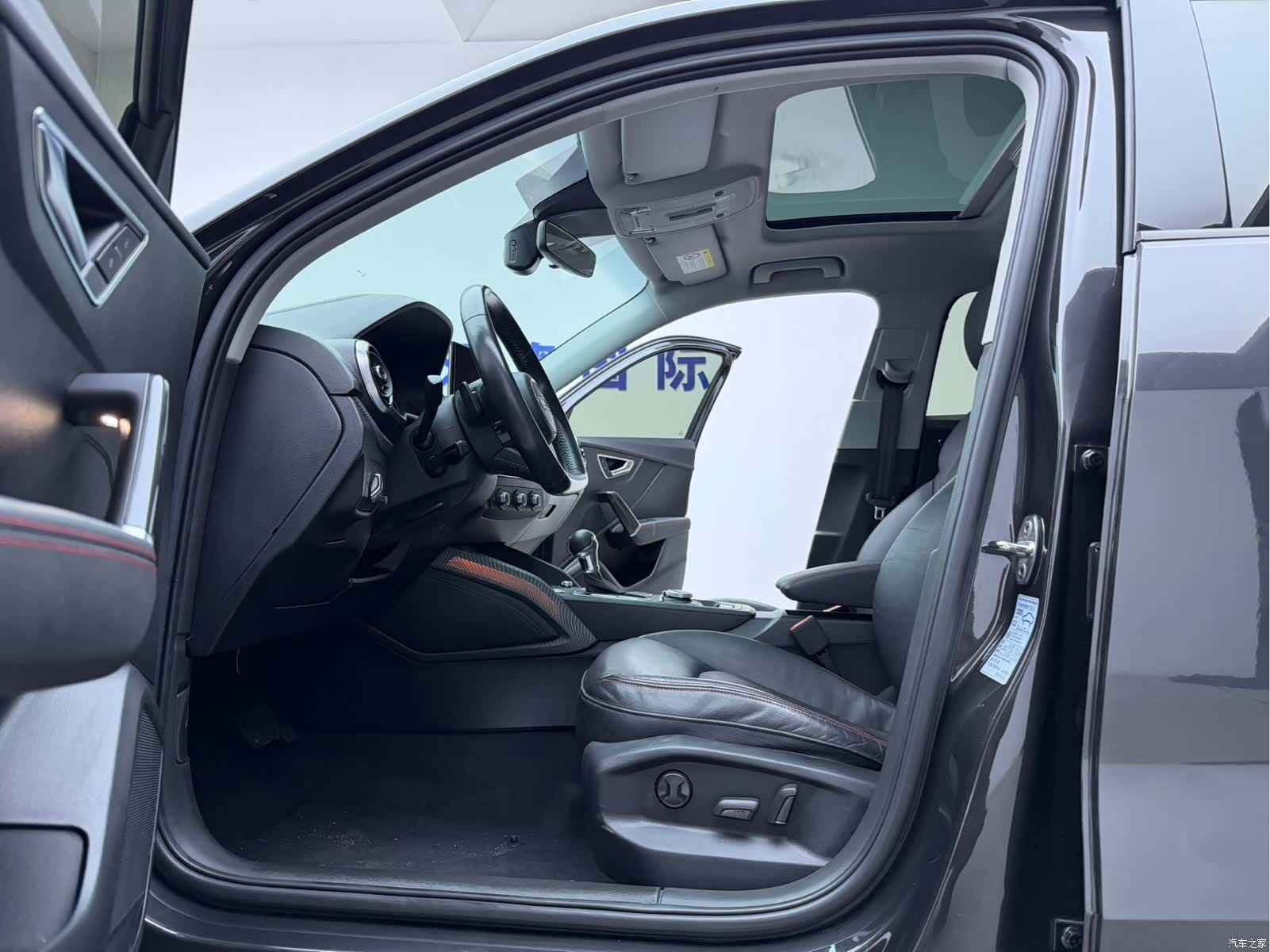Audi Q2L, 2022 все фото