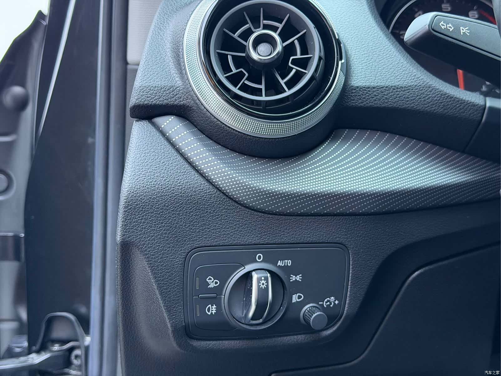 Audi Q2L, 2022 6