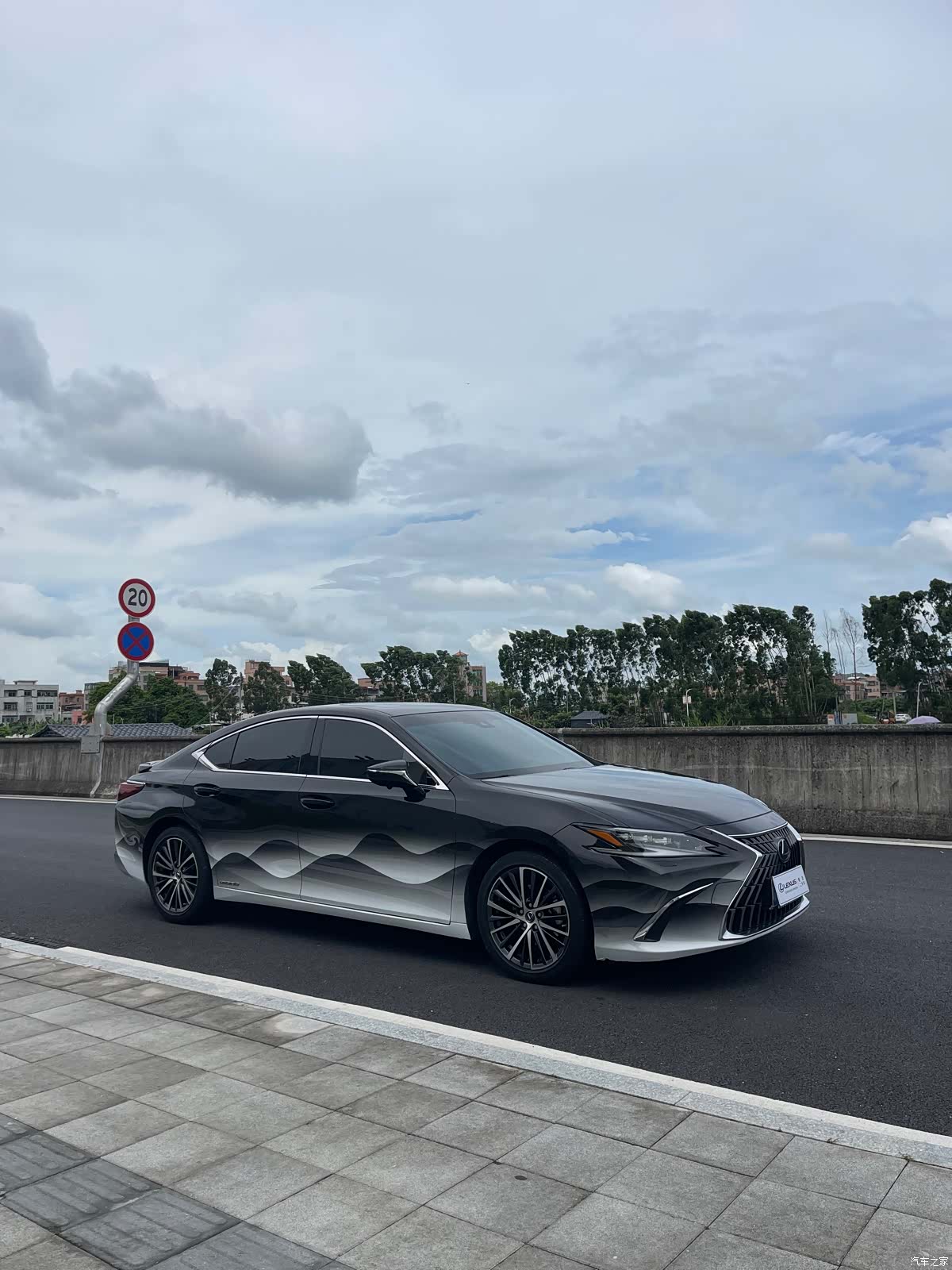 Lexus ES, 2022 3