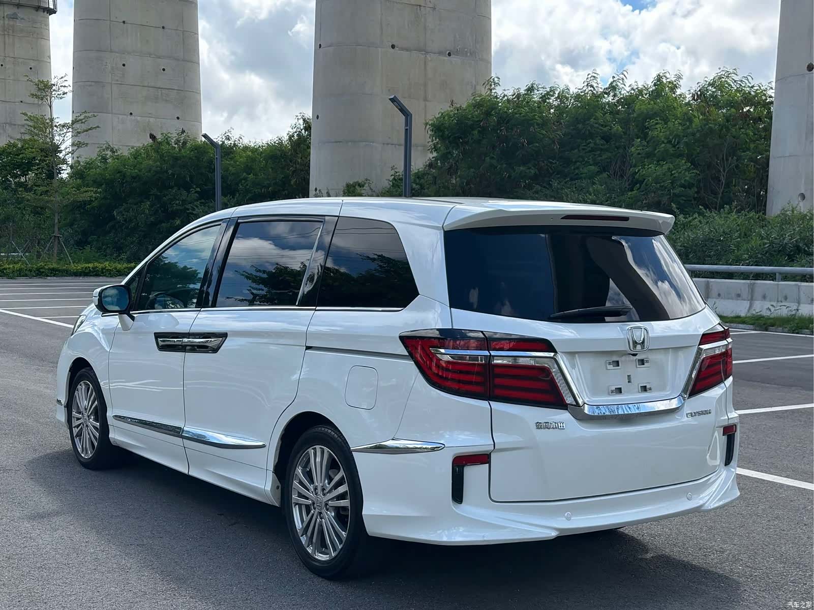 Honda Elysion, 2016 7