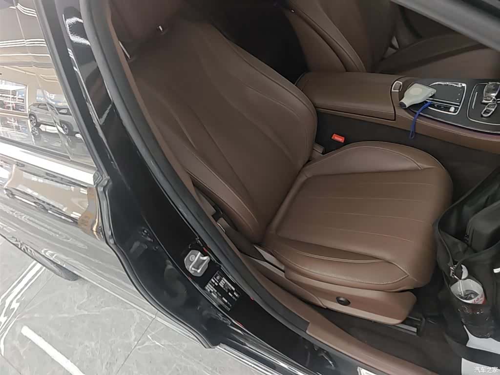 Mercedes-Benz E-Class, 2023 25