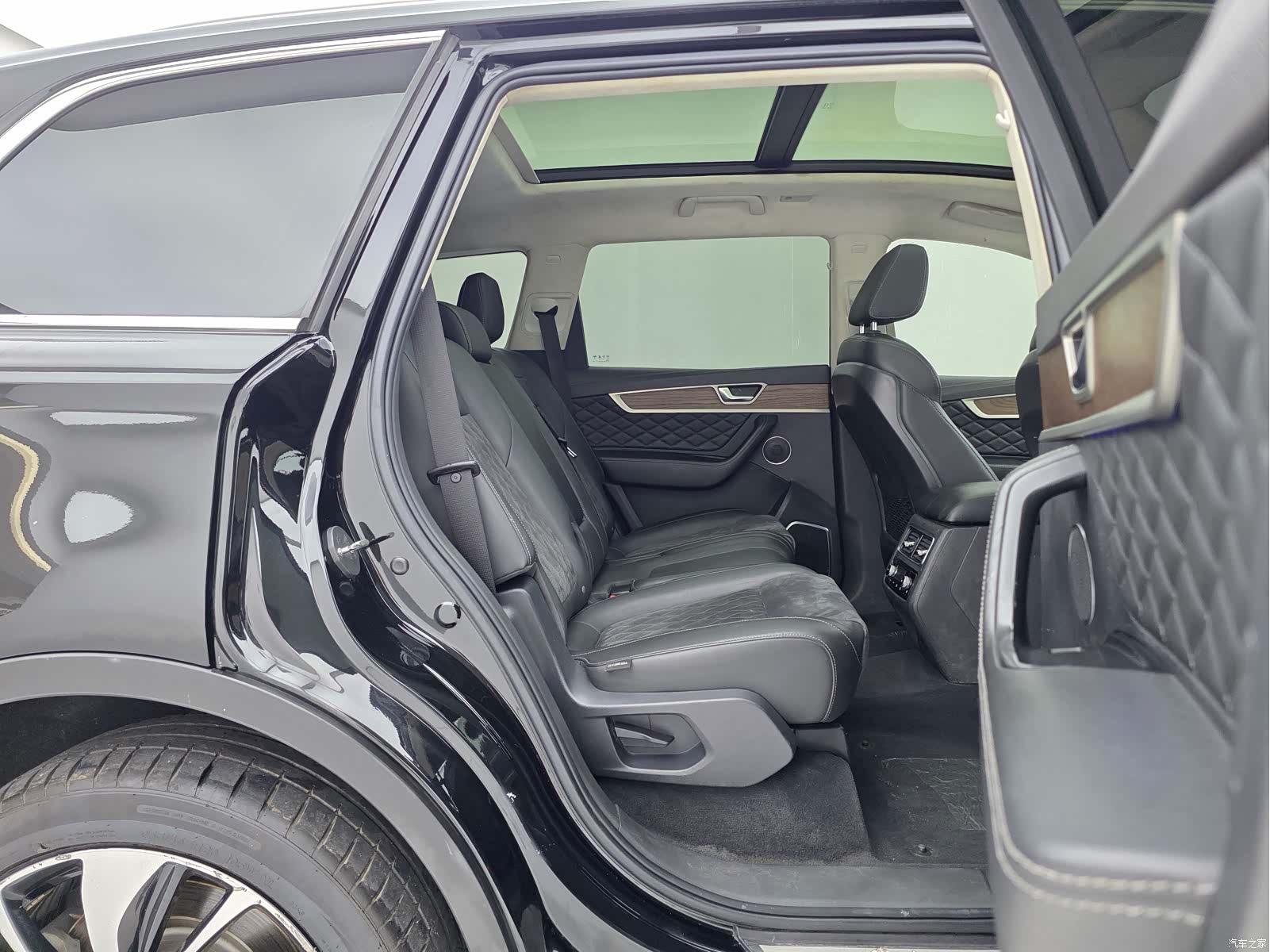 Hongqi HS7, 2021 11