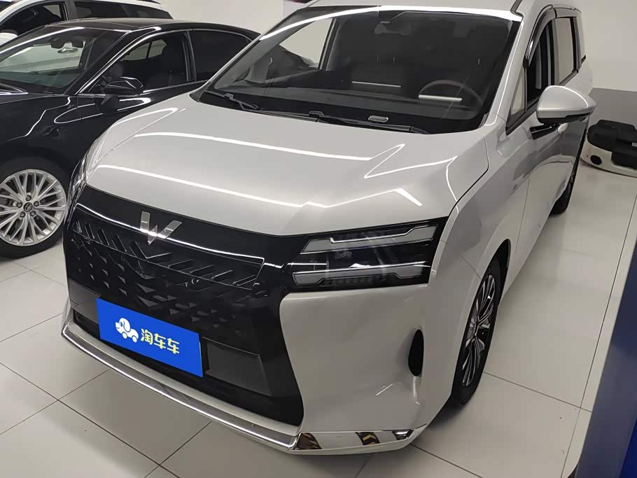 Wuling 730