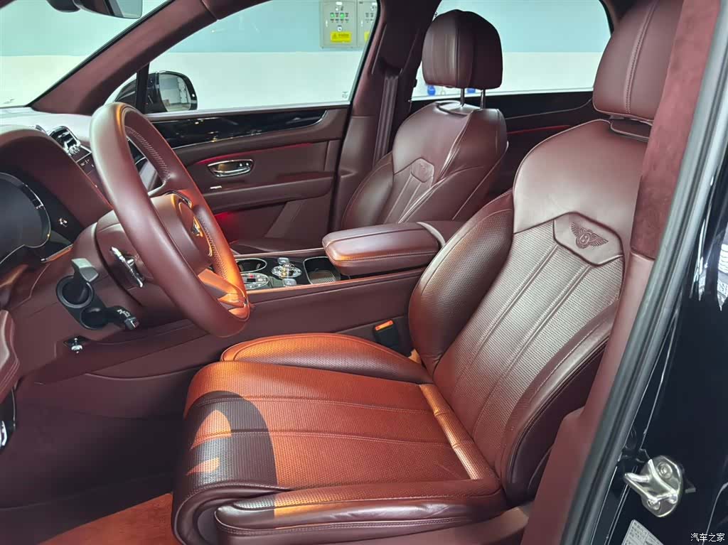 Bentley Bentayga, 2021 17