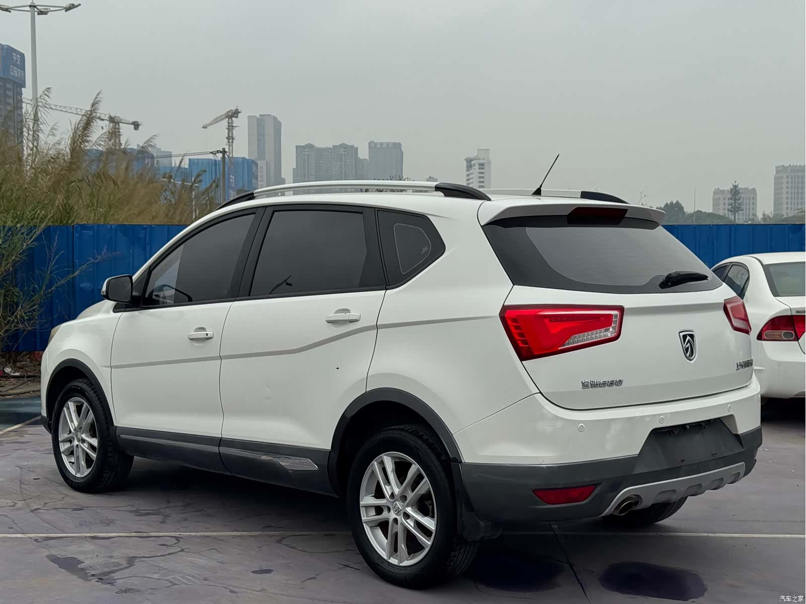 Wuling 560, 2016 6