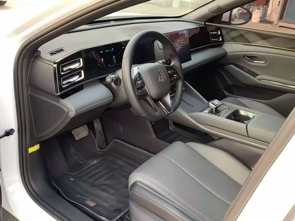 BYD Qin L BYD Qin L