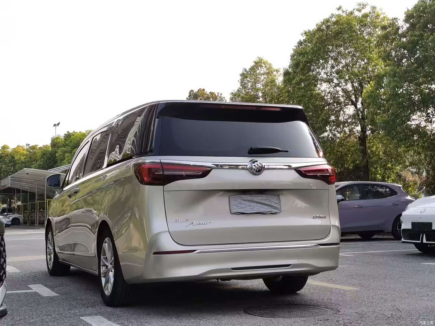 Buick GL8, 2021 9