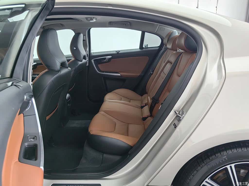 Volvo S60, 2019 15