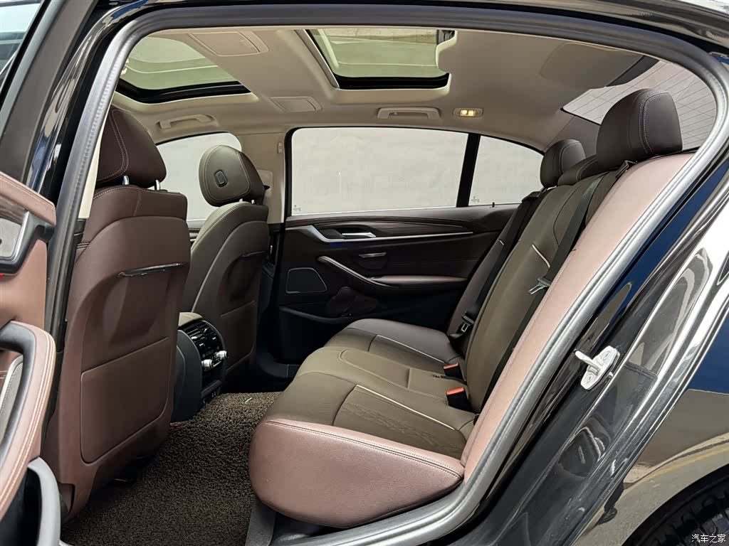 BMW 5 Series, 2022 10
