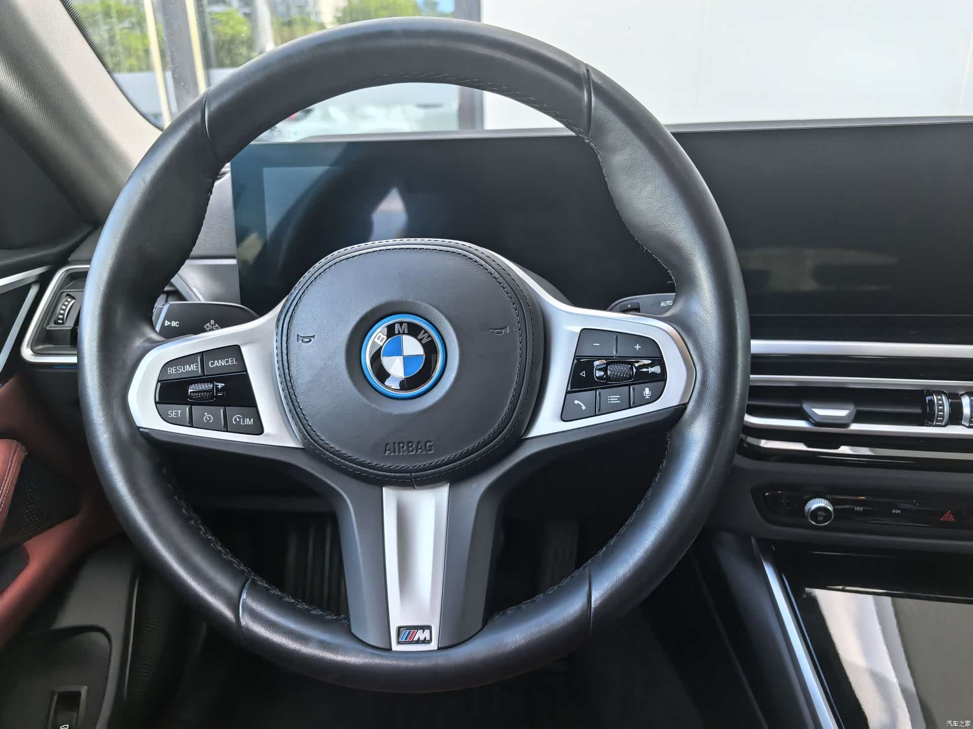 BMW i4, 2025 10