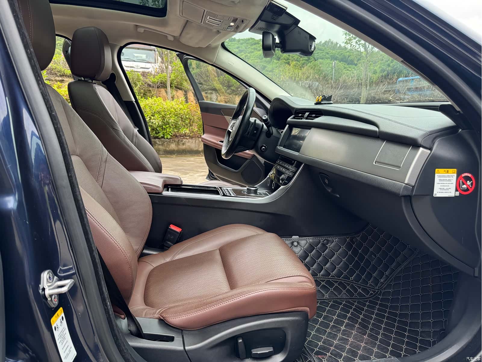 Land Rover XFL, 2018 13