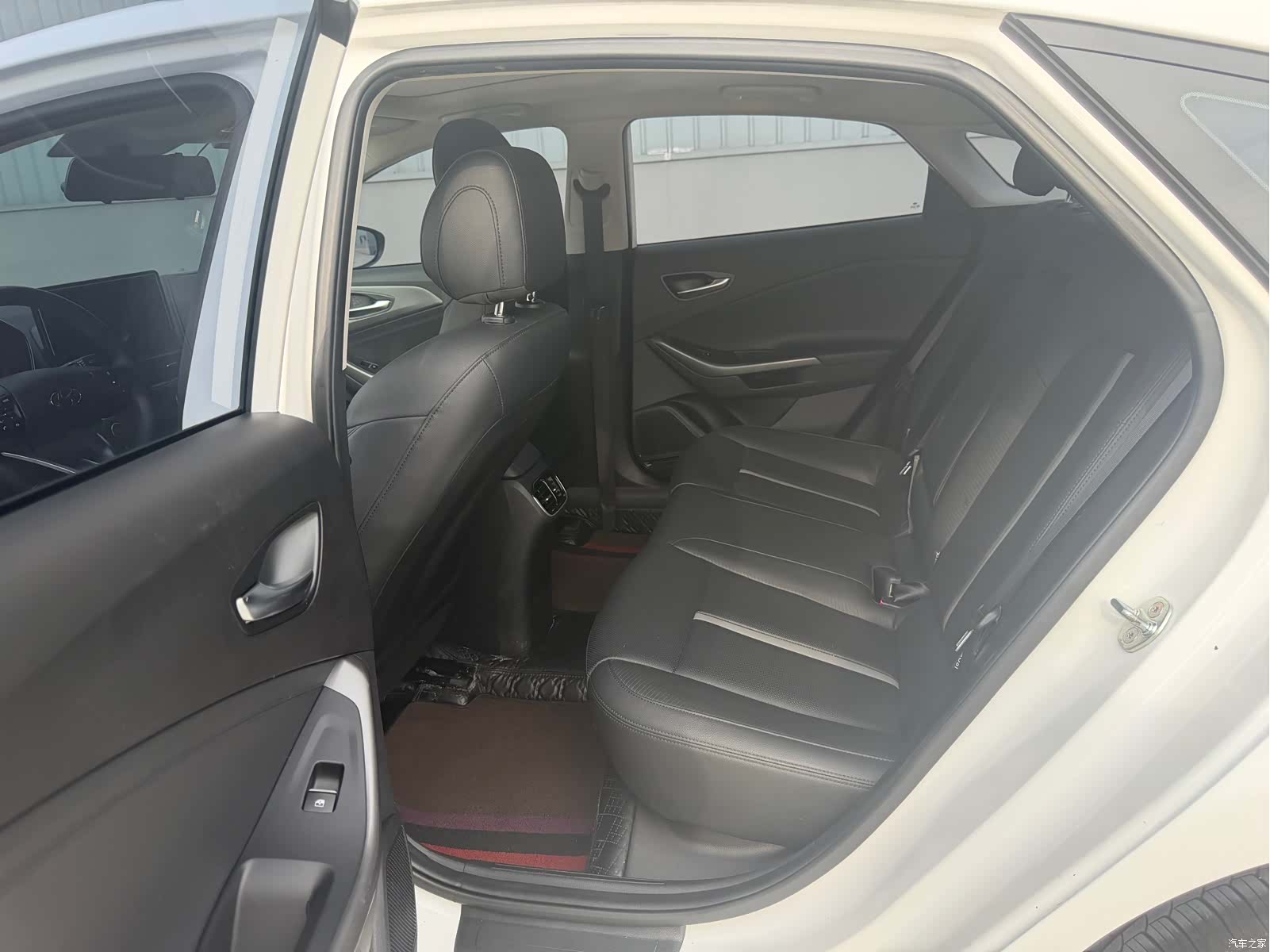 Hyundai Lafesta, 2021 все фото