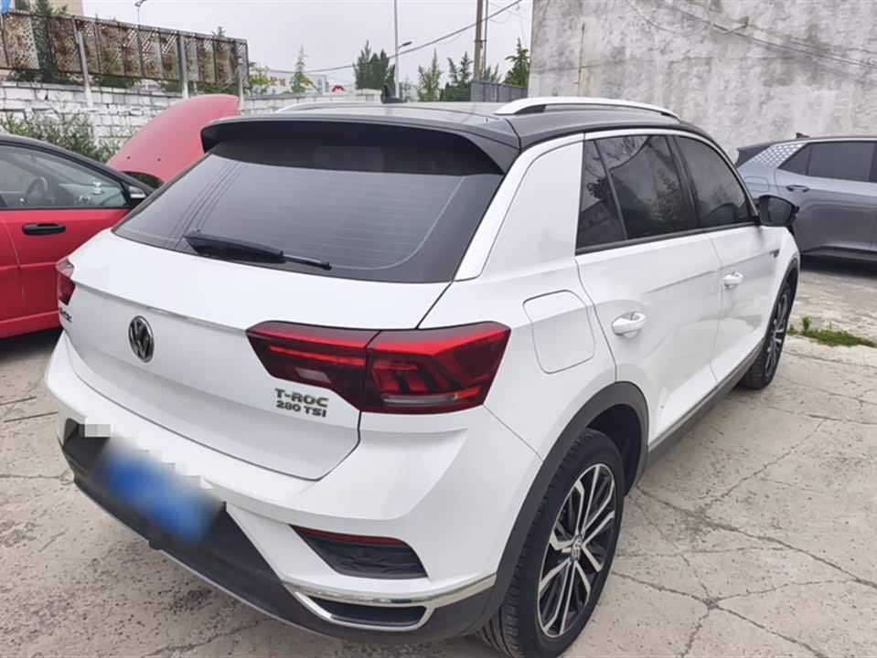 Volkswagen T-ROC exploring Songs