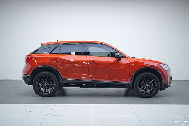 Audi Q2L, 2019 7
