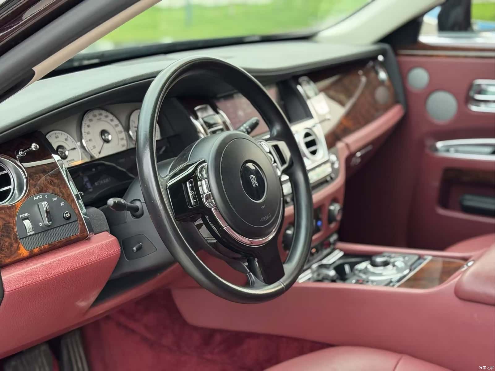 Rolls-Royce Ghost, 2013 4