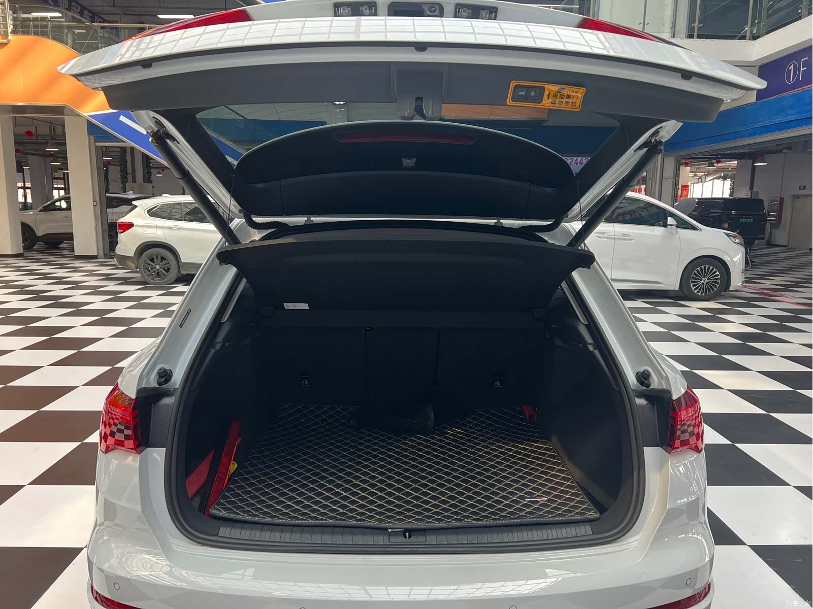 Audi Q3, 2023 14