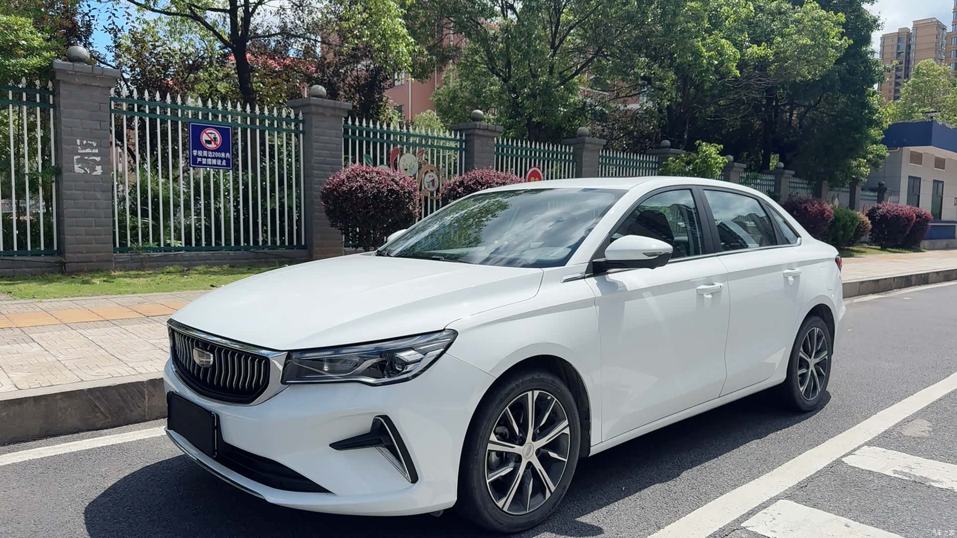 Geely Emgrand, 2022 3