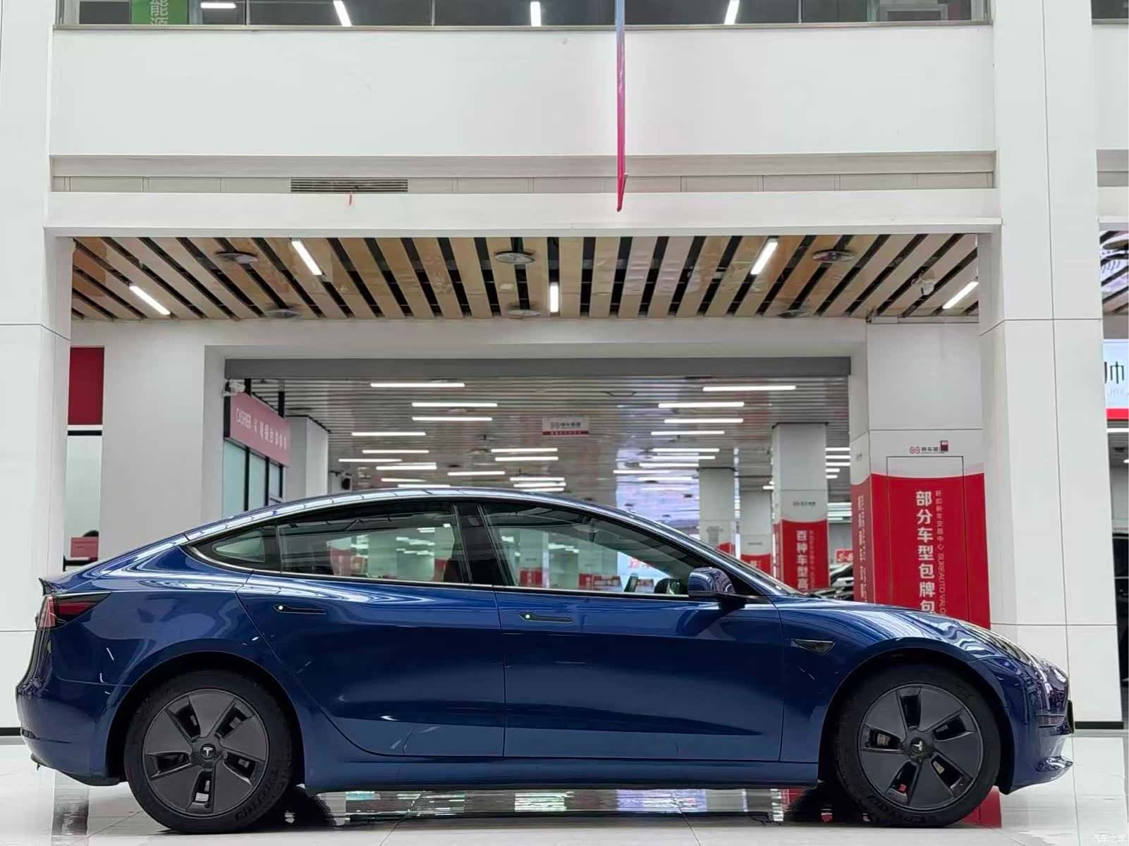 Tesla Model 3, 2021 4