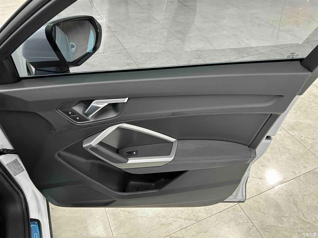 Audi Q3, 2022 12